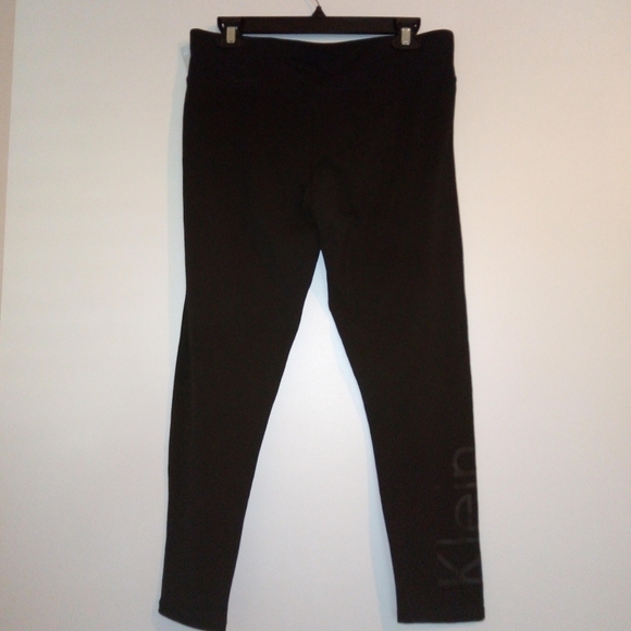 Calvin Klein performance - Picture 2 of 5